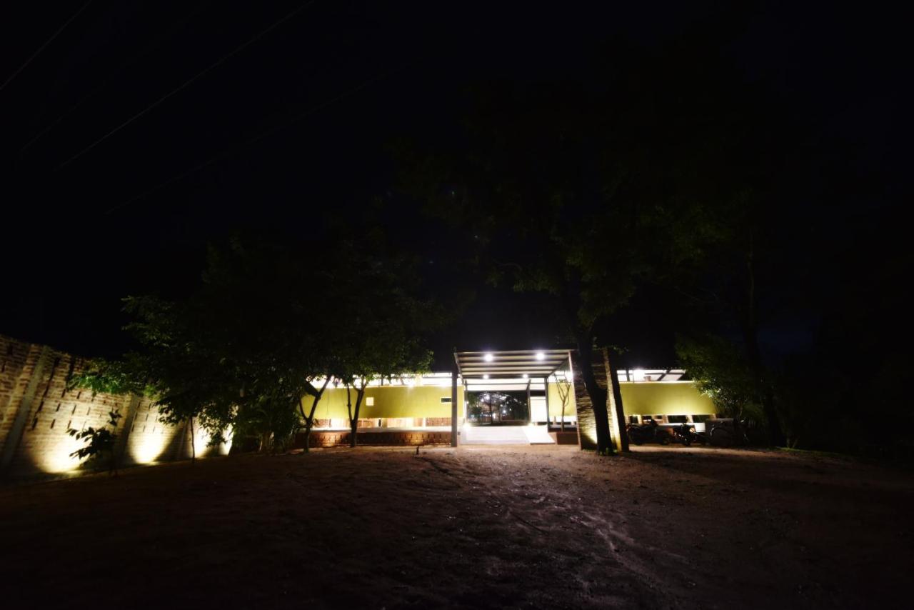 Ele Camp Udawalawe Hotel Bagian luar foto